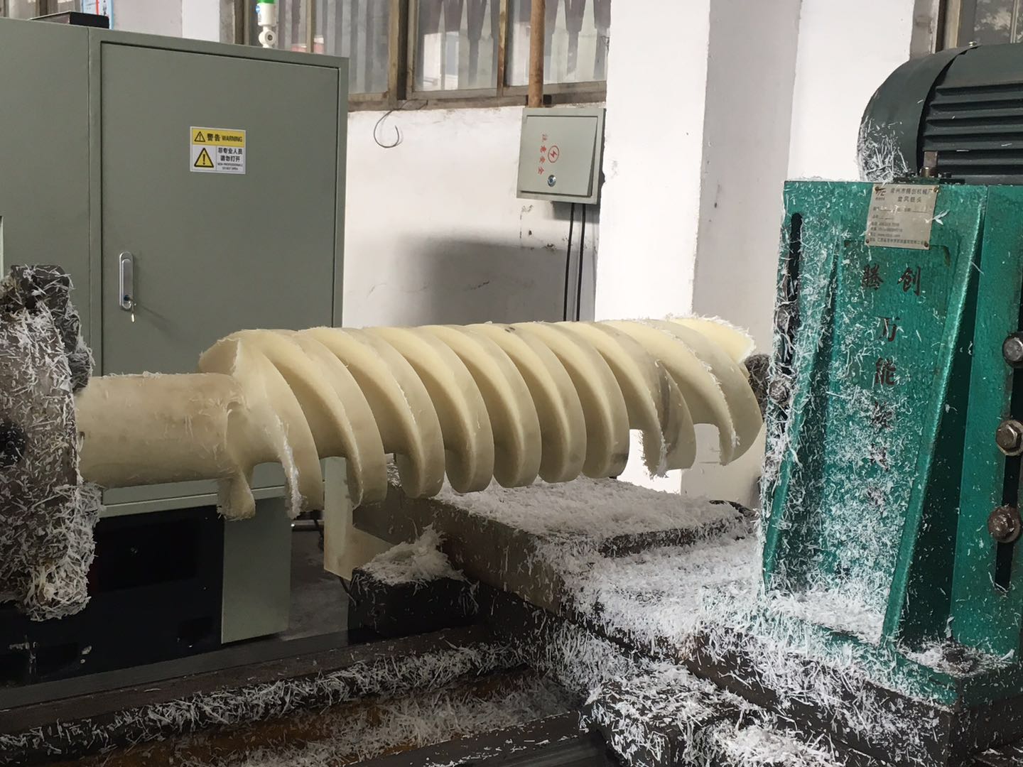 腾创机械有关挤出机变径变距配对输送螺杆已试样成功