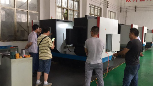 客户到我公司常州腾创机械学习旋风铣技术知识